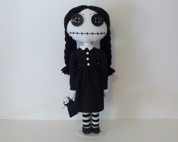 игрушка вещь из уэнсдей