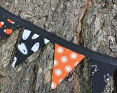 MINI -- HALLOWEEN DOTS, ghosts, skeletons, candy, black and orange fabric pennant garland, bunting, table decoration -- 58" Il_170x135