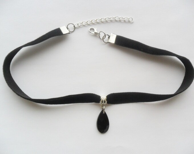 Black velvet ribbon adjustable choker with teardrop pendant and a width of 3/8” (pick your neck size)