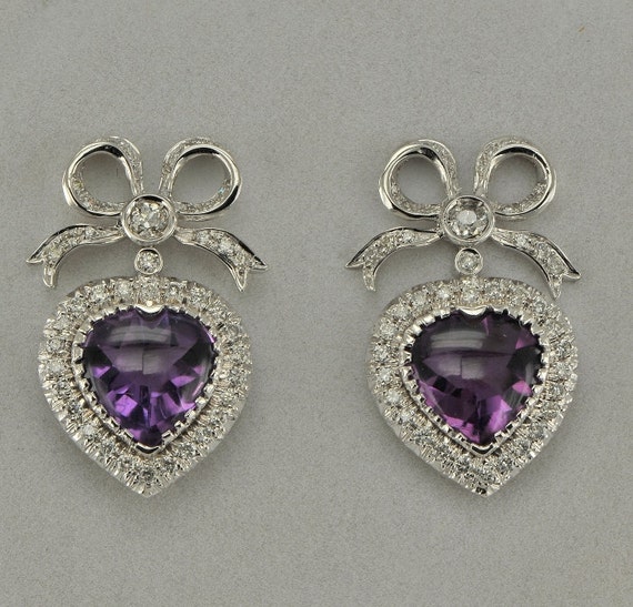 Spectacular 20.00 Ct amethyst and 2.70 Ct diamond bow and