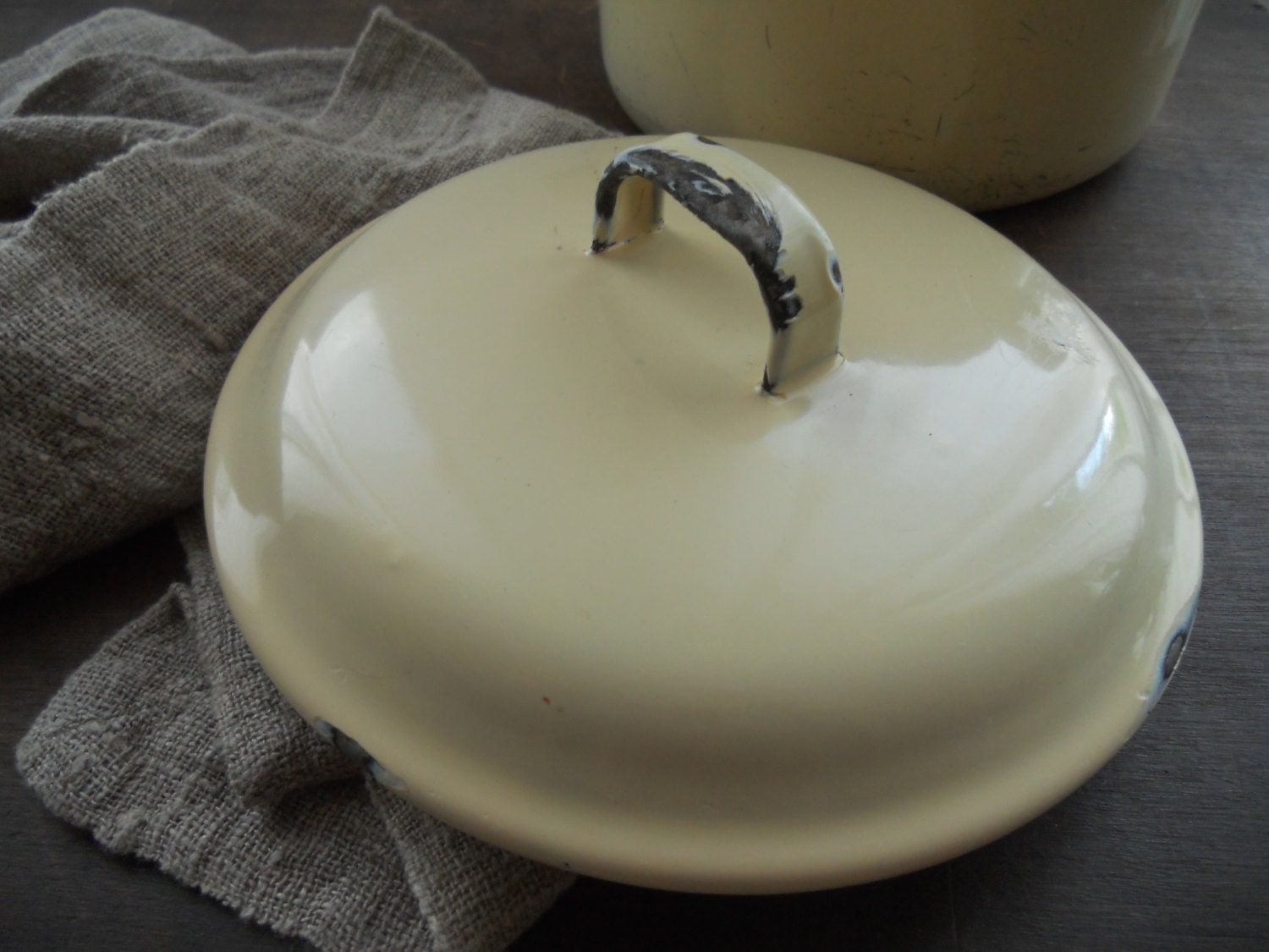 Swedish vintage Kockums enamel Pot Beige plate with mint