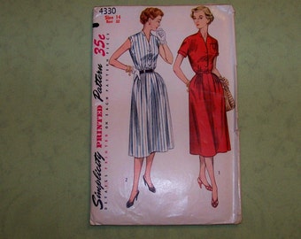 Vintage Simplicity Pattern - 4330 - Dress Size 14