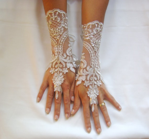 Ivory Wedding gloves bridal gloves lace gloves fingerless gloves ivory gloves guantes french lace silver frame gloves free ship