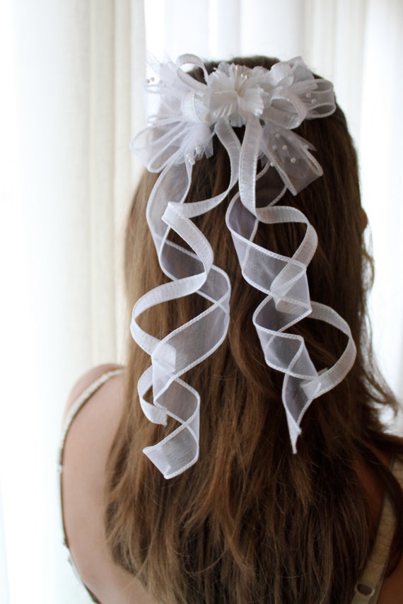 White ribbon decorative hair comb