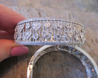 Estate Vintage 14 KT White Gold Filigree Pave Diamond Hearts Hinged Bangle Cuff Bracelet