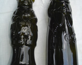 2 empty beer bottles representant of the monks. 2 bottles of beer empty representant of the monks.