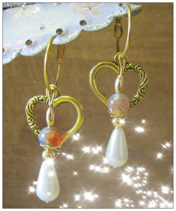 Handmade Gold Hoop Earrings with Vein Agate & White Pearl by IreneDesign2011