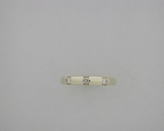 Genuine Diamond Ring 14kt Yellow Gold
