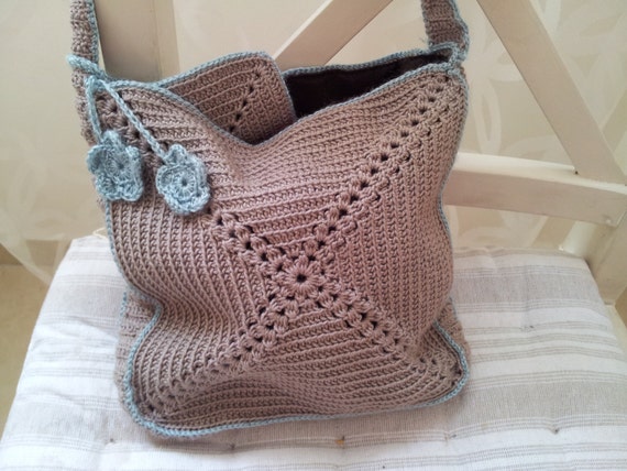 Crochet hand bag with an inner bag for smartphone or