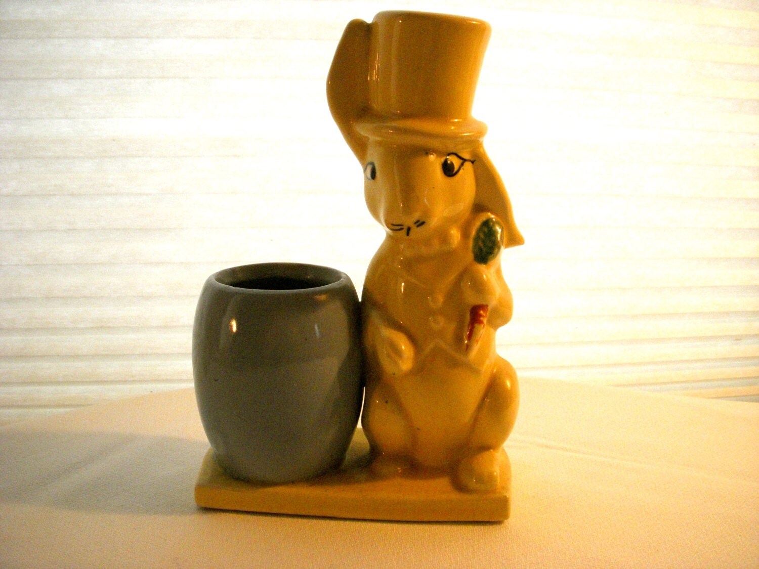 Vintage Ceramic Bunny Rabbit Planter / Figurine / Vase / Candy