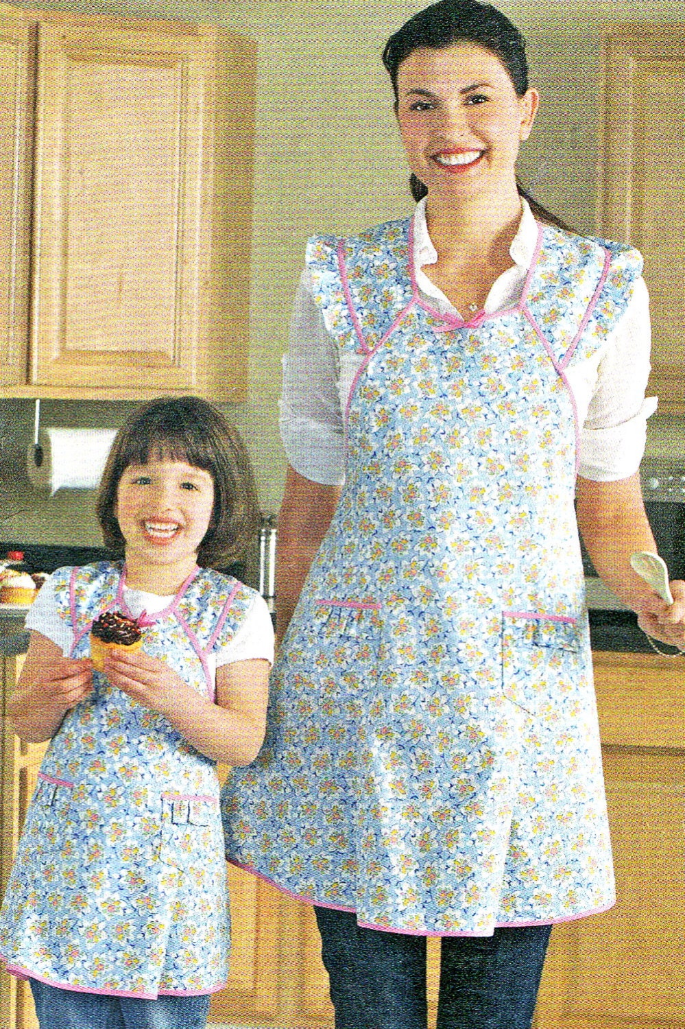 Mother and Daughter Matching Apron Sewing Pattern by paneenjerez