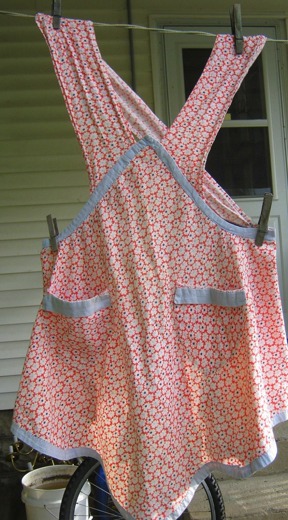 Vintage FEEDSACK APRON Full Red & Blue Daisy Daisies Feed Sack