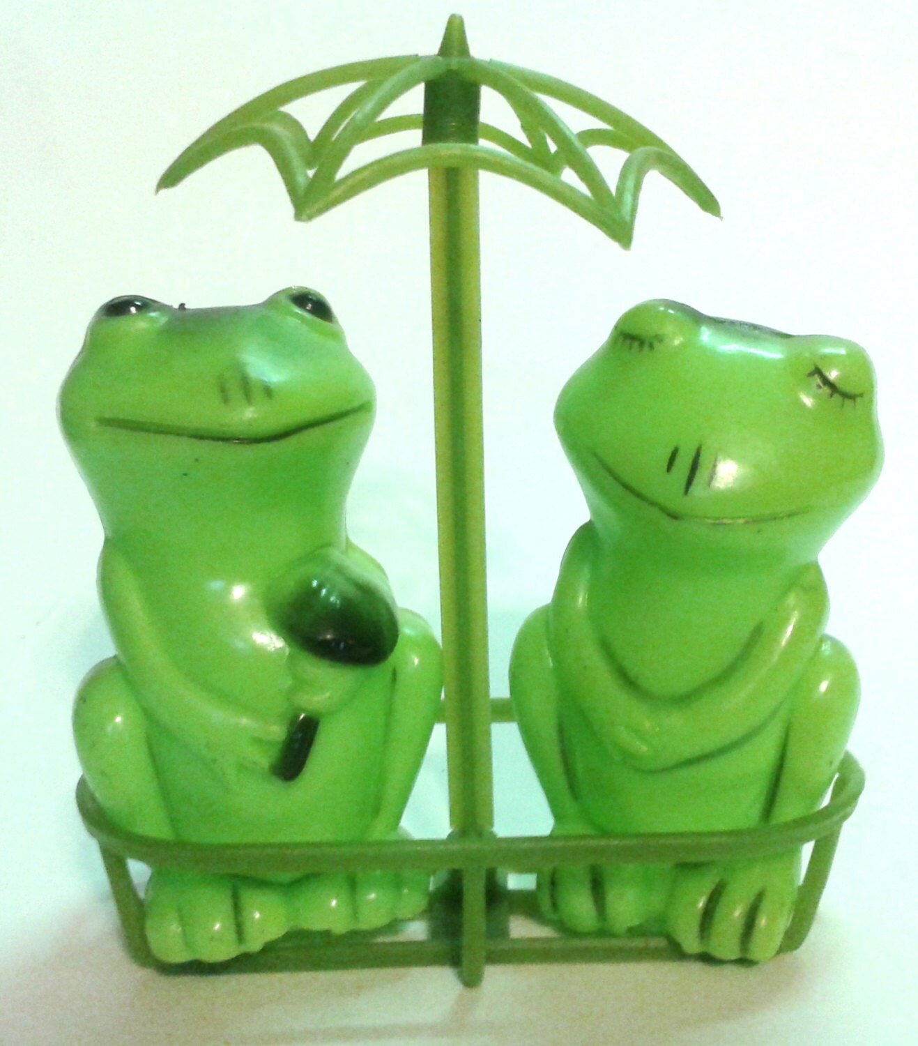 Vintage Salt and Pepper shakers Frogs Plastic