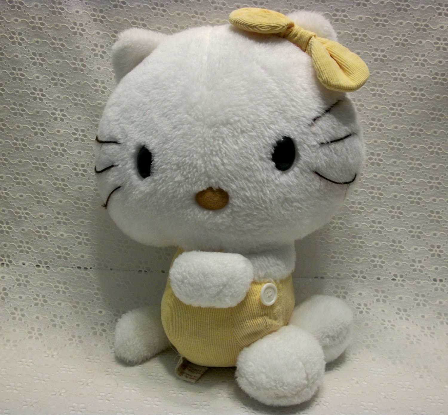 1976 hello kitty plush