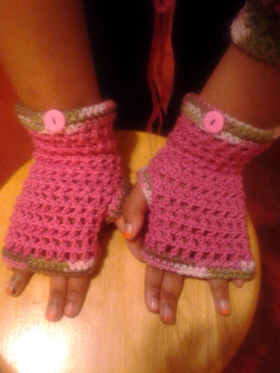 Light Raspberry Crochet Fingerless Gloves With Pink Camo Trim , Texting Gloves , Wrist Warmers , Fingerless Mittens  Women Fingerless Gloves