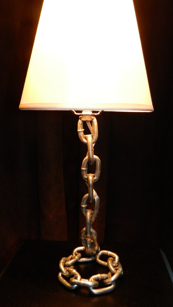 Welded Chain Table Lamp
