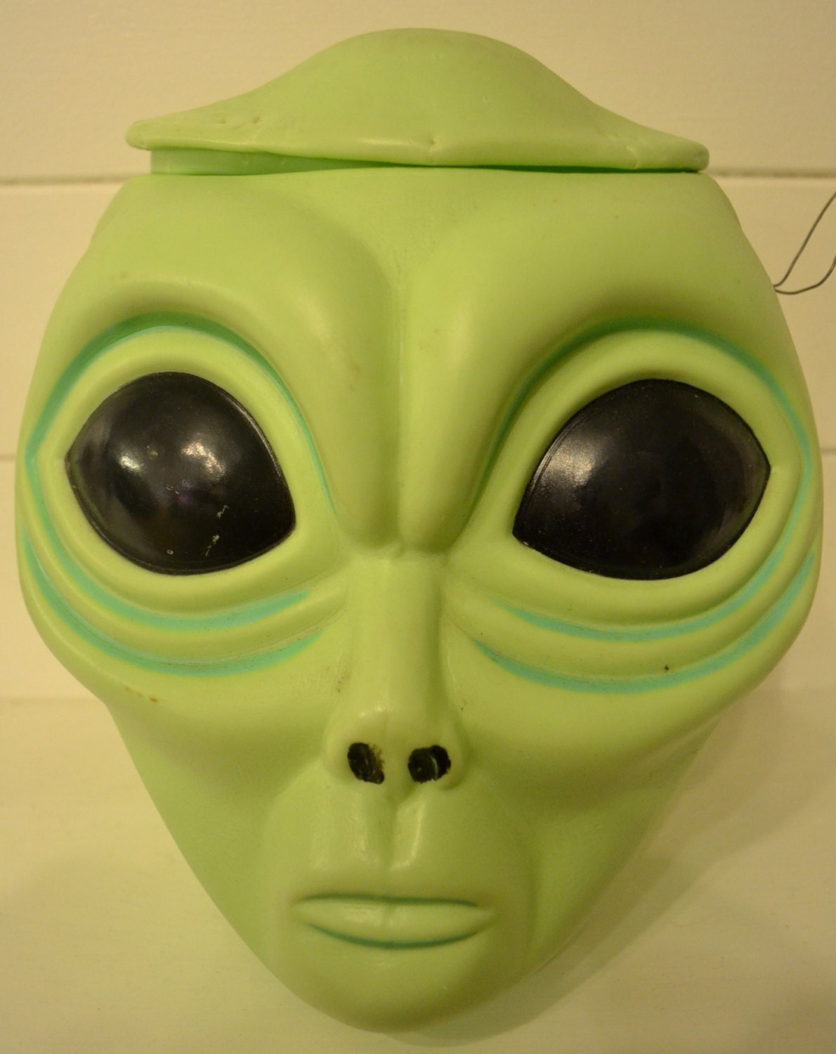 Vintage retro 1970s plastic Green Alien head