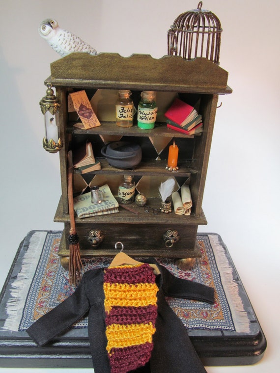 Harry Potter's Hogwarts Miniature Cabinet