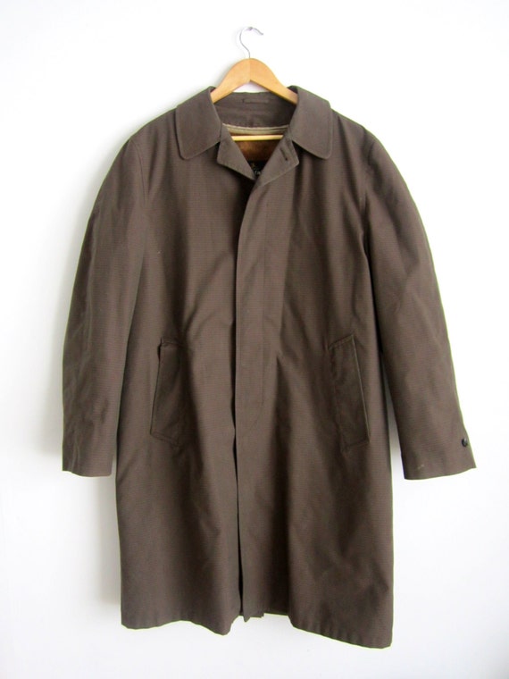 SALE 25% OFF 1960s Rainfair Men's Rain Coat With Zip
