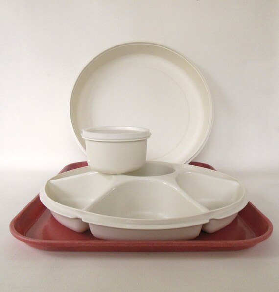 Complete Tupperware Divided Relish Dip Veggie Serving Tray