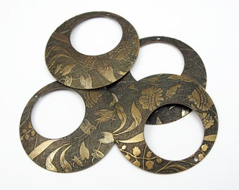Antiqued Etched Brass Floral Print Circle Hoop Pendants (4x) (V475)