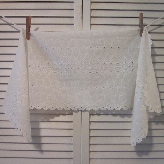 Vintage Dresser Scarf White Cotton Eyelet