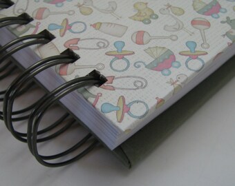Baby Memory Book/ New Mom Organizer/ Baby Book/ Mom and Baby Journal/ Baby Shower Gift/ Mom To Be Gift/ Newborn Planner/ Keepsake/Line a day