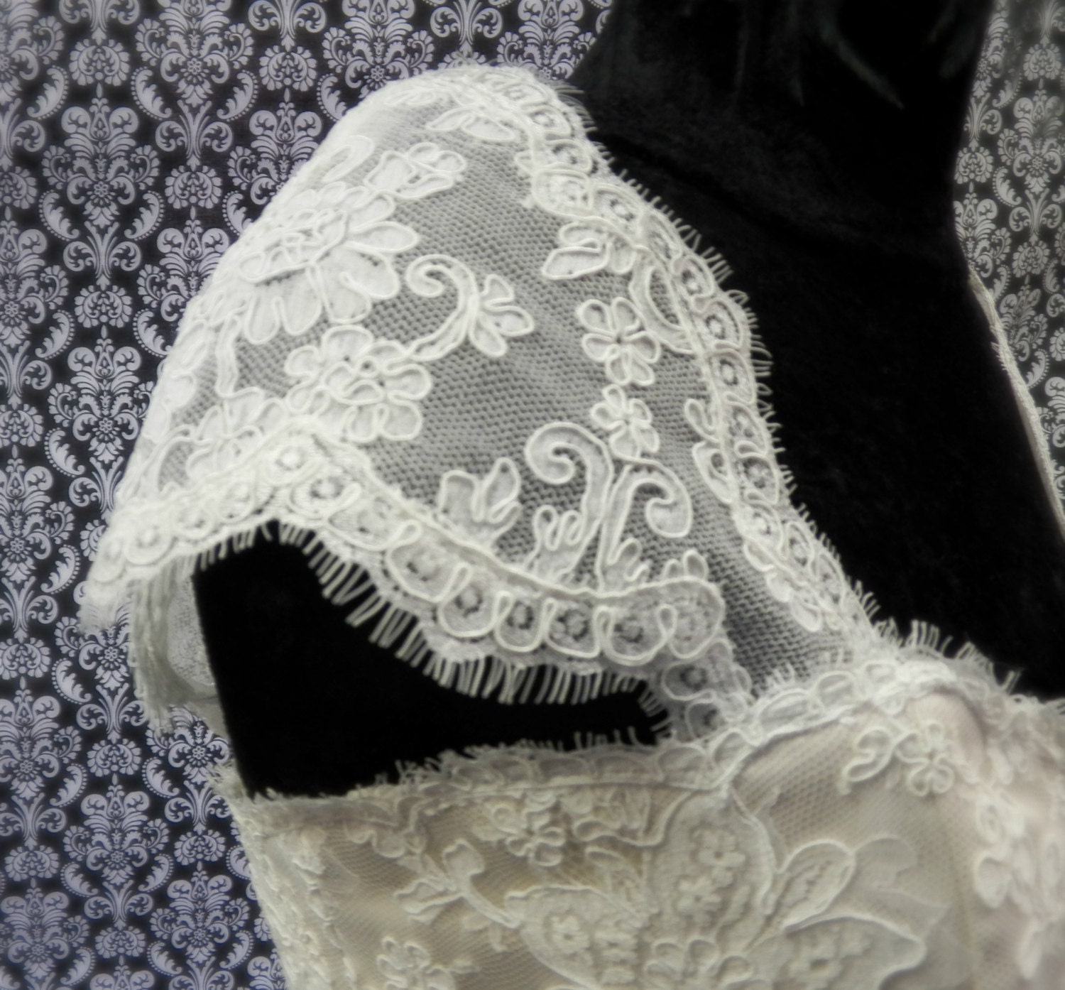 Detachable Ivory Lace Cap Sleeves for Wedding Gown