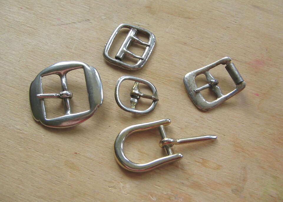 Small Metal Belt Buckles 5 Pieces Metal by TheBrightonEmporium