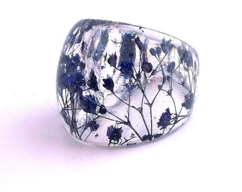 Blue Resin Ring. Pressed Flower Resin Ring. Cocktail Ring. Handmade Jewelry with Real Flowers - Blue Baby's Breath