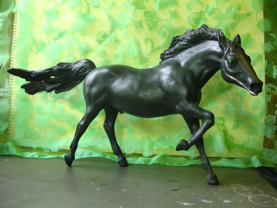 CM KELPIE Breyer Horse Black Running Stallion with TEETH