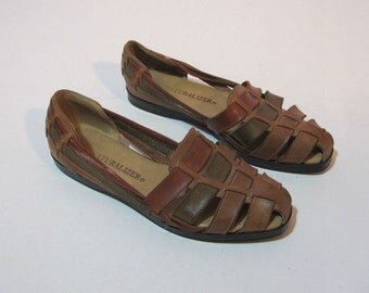 Vintage Brown Leather Woven Huarache Sandals Size 7 Flats