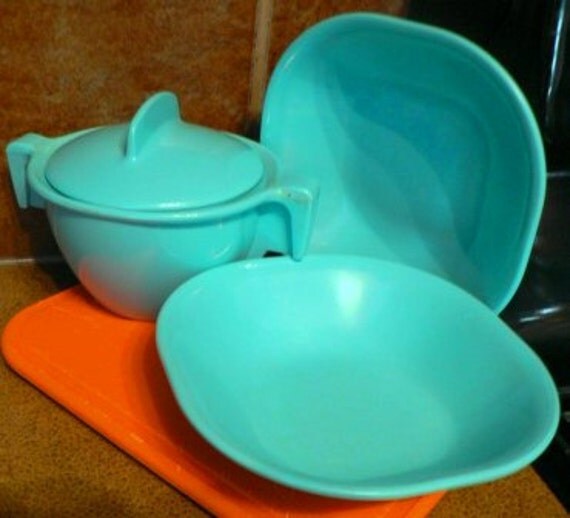 Vintage melmac kitsch MELMAC RAINBOWARE 2 BOWLS and