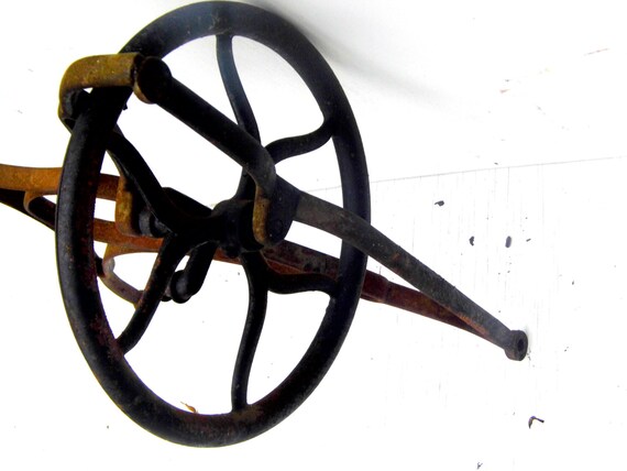 Antique New Home Sewing Machine Parts Cast Iron Band Wheel