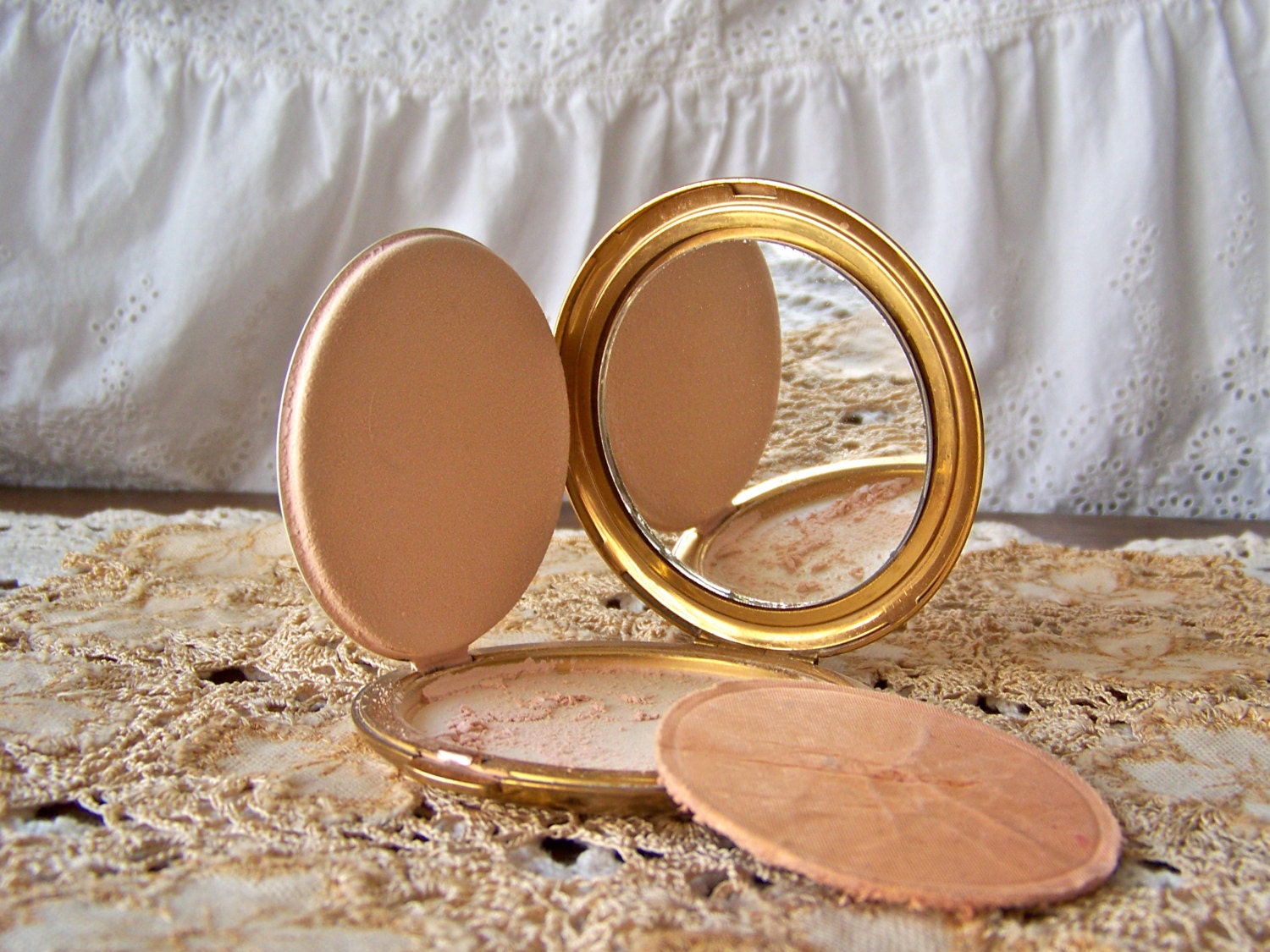 Vintage Powder Compact Coty Vanity Cosmetics by CynthiasAttic