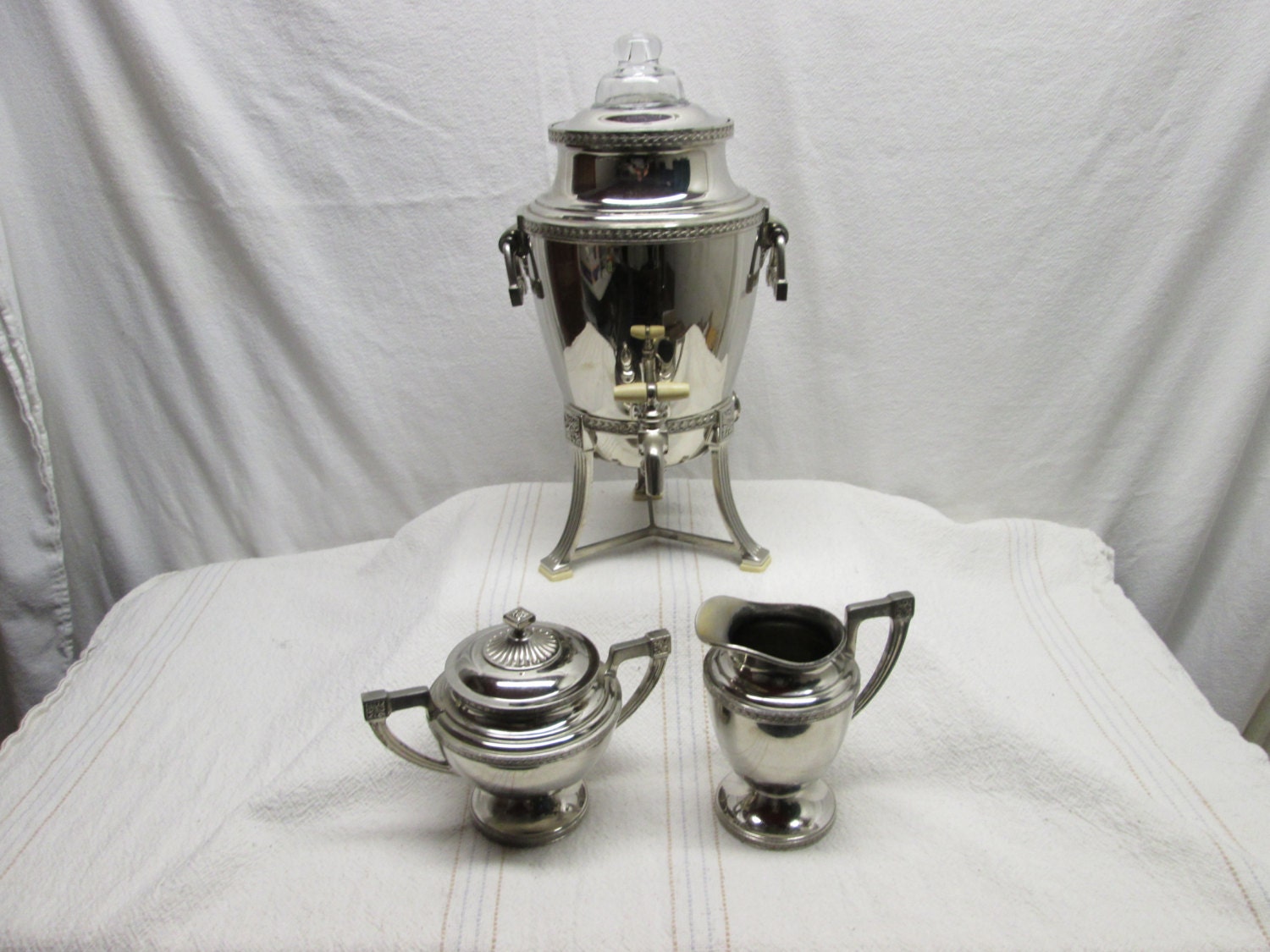 Universal Electric Coffee Pot with matching Cream by HeyJunkman