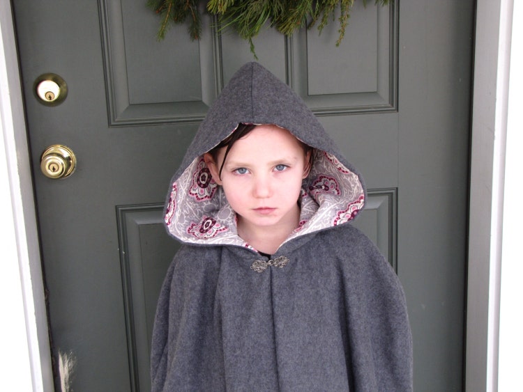 Girls Fleece Cloak size 3 or 4 by EmilyandIzzy on Etsy