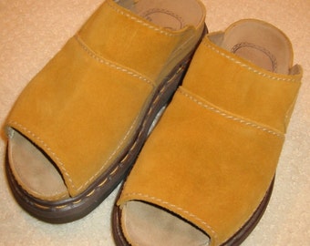 doc marten sandals youth