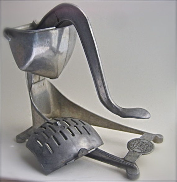 1930's WearEver Vintage Aluminum Juicer