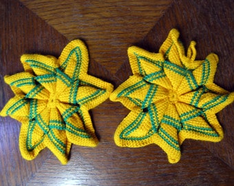 Vintage Crochet Pot Holders, Set of 2 Handmade Star Shaped Pot Holders, Chrocheted Yellow and Green Pot Holders, Star Oven Pot Holders