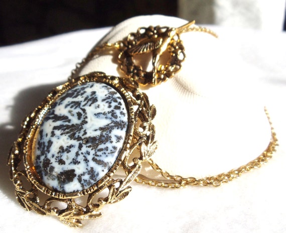 Moss agate pendant black and white in gold by Charsfavoritethings
