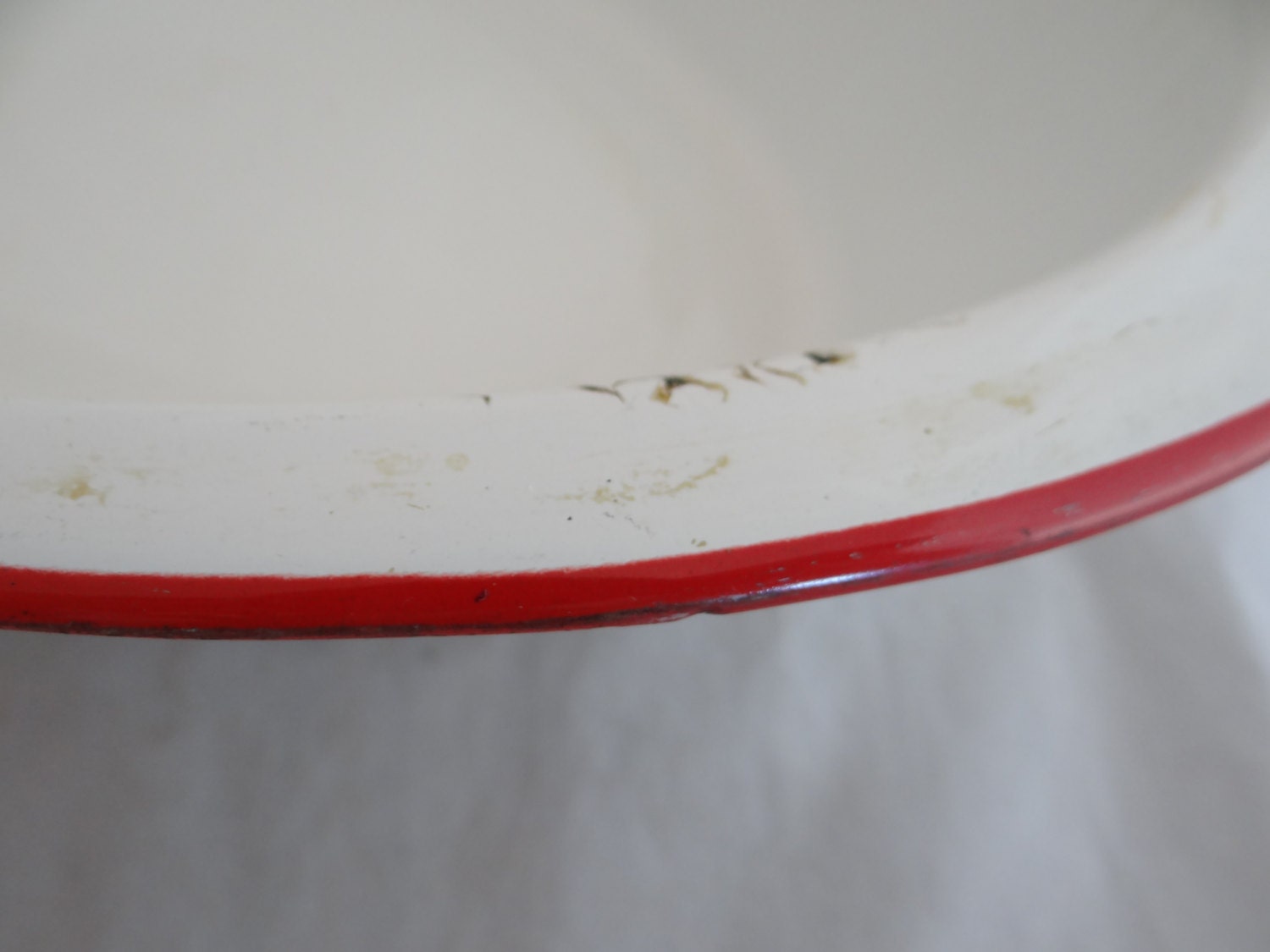 Vintage Large Enamel Porcelain Metal Wash Basin in White with