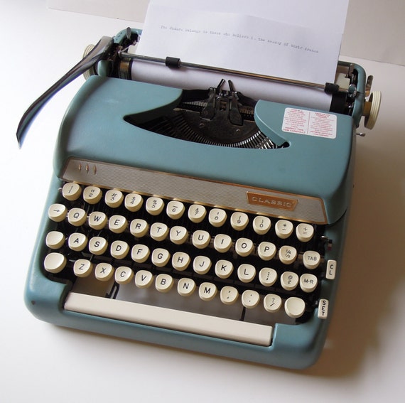 Items similar to 1970s Classic Typewriter on Etsy