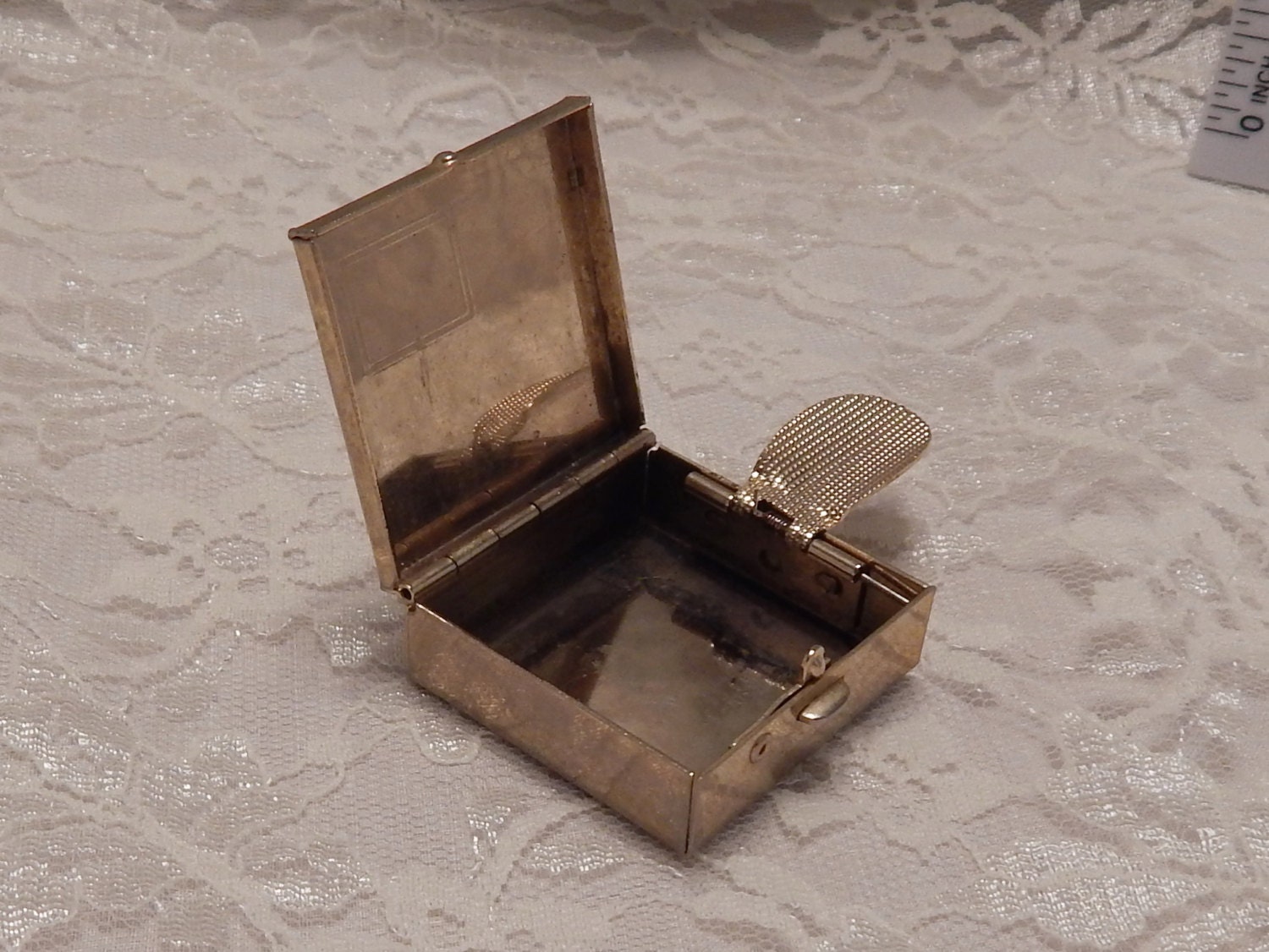 Small Square 1.5'' metal Pocket ashtray Compact box