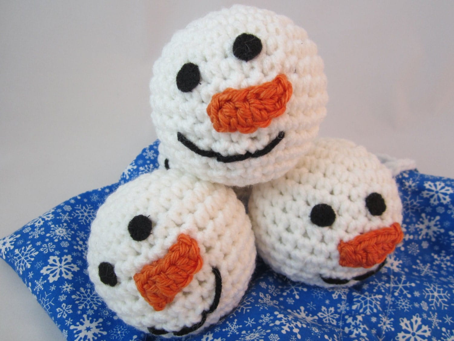 Crochet Snowballs Set of 4 Crochet Snowballs with Storage