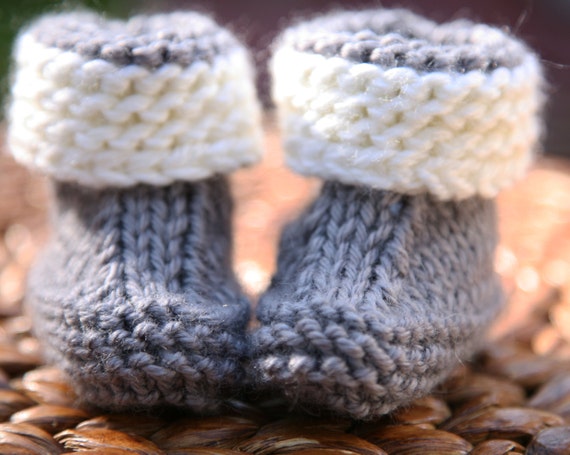 Items similar to Super Easy Knitting Pattern - Baby Booties (newborn, 3