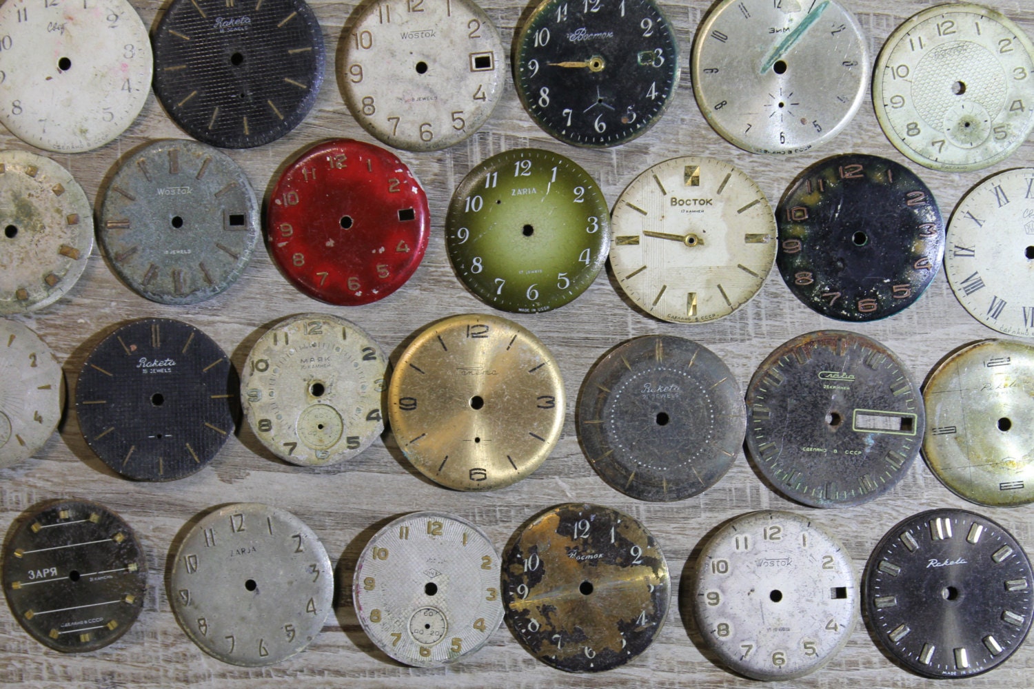 vintage watch faces ... 1 1/8  " ... 26 pcs. from USSR ... Old Vintage watch parts