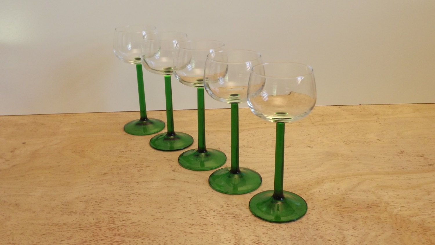 4 Vintage / Retro Wine or Cordial Glasses w/ Green Stem FRANCE