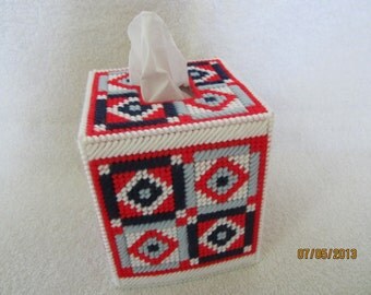 needlepoint boutique tissue box cover on plastic canvas