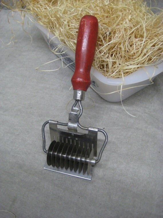 Items similar to Vintage Red Wooden Handle Pastry or Pasta Cutter 1940s